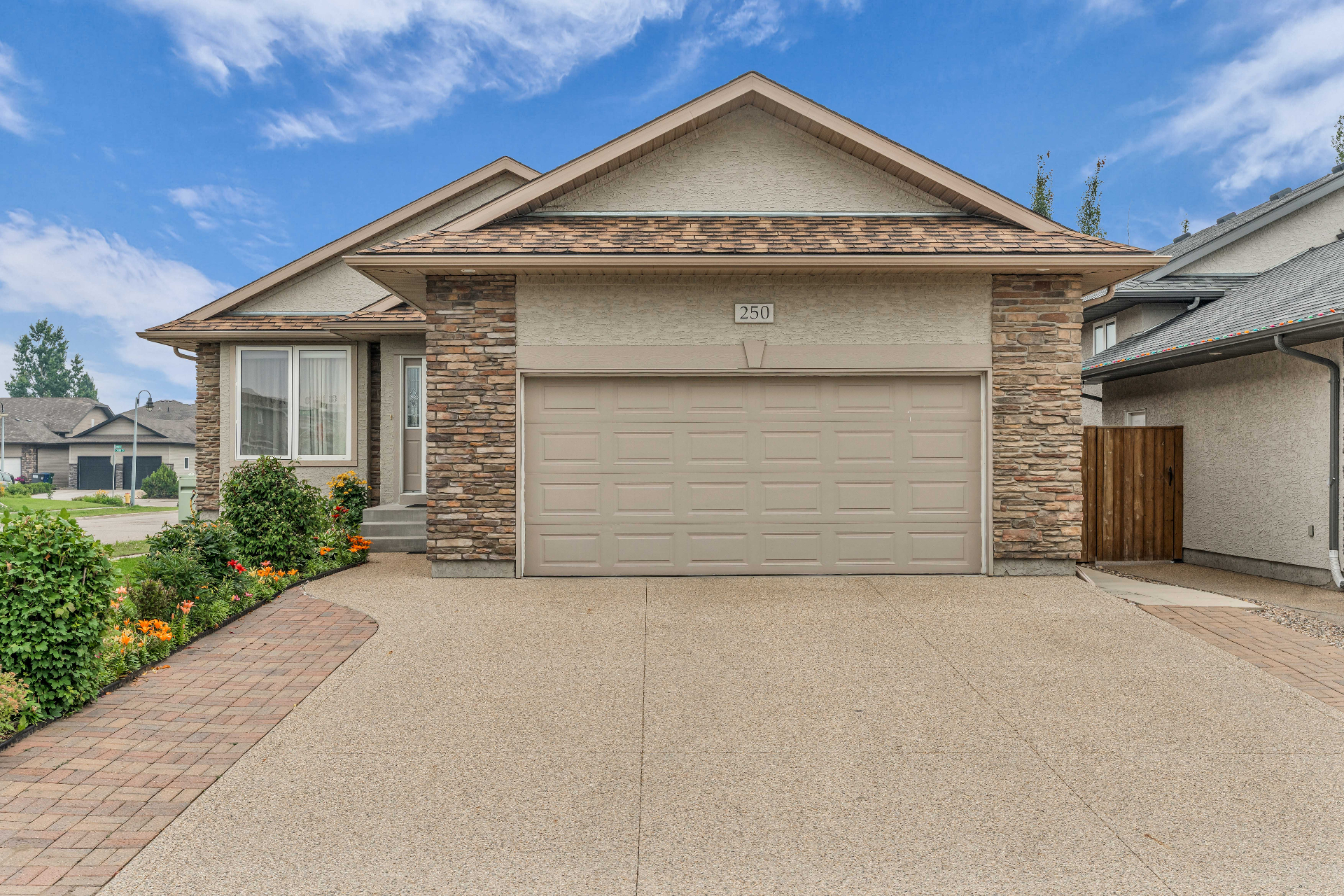 Public Open House·9/28周日 1:30-3:30PM·石桥社区·250 Robertson Cove——林与唐地产 - 2